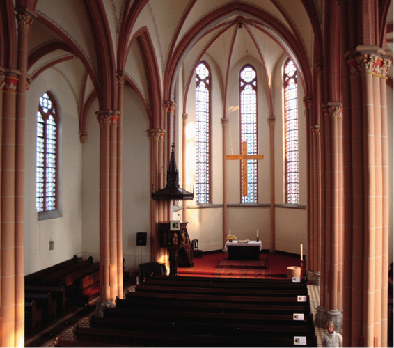 Kreuzkirche Viersen – Innenraum (Tageslicht)